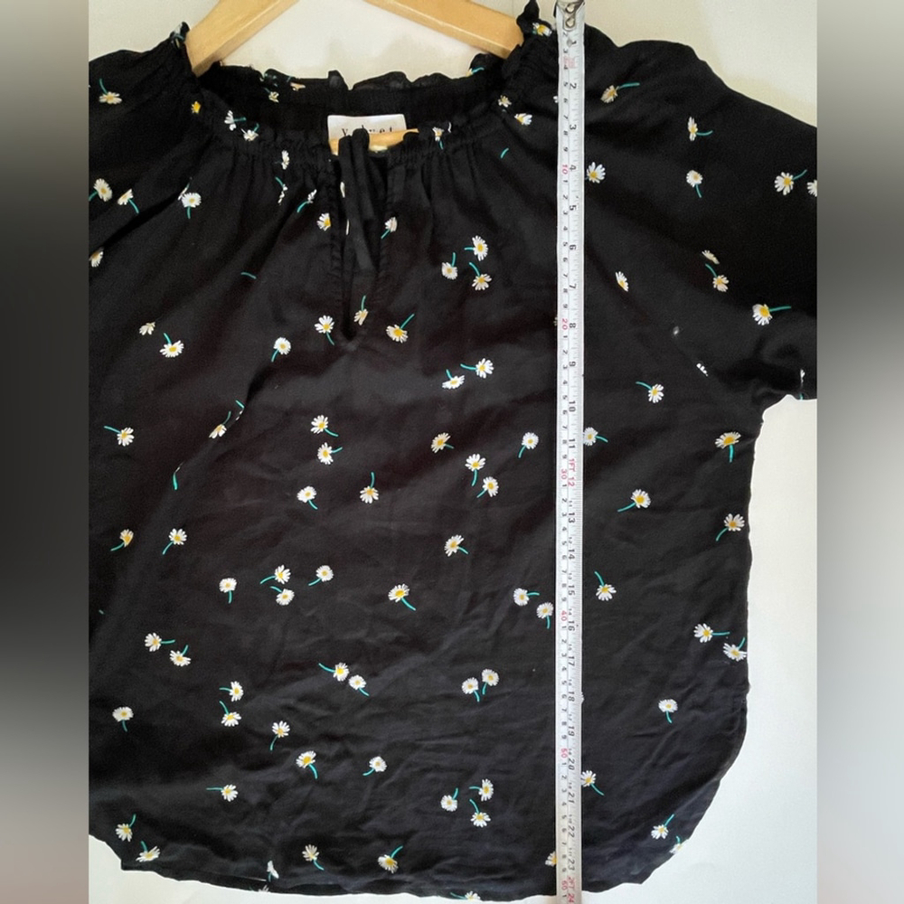 VELVET by GRAHAM & SPENCER Black Daisy Print Cotton Peasant Blouse - Picture 4 of 5